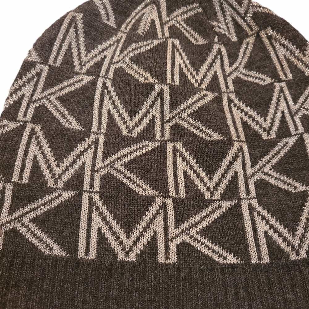 Michael Kors Metallic & Brown knitted logo beanie - Picture 6 of 9
